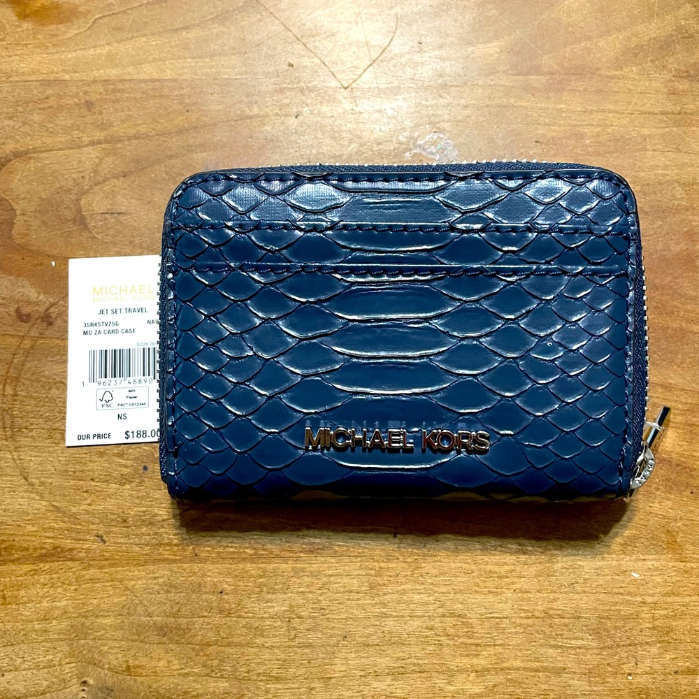 Michael Kors … wallet … zip around card case .. NWT